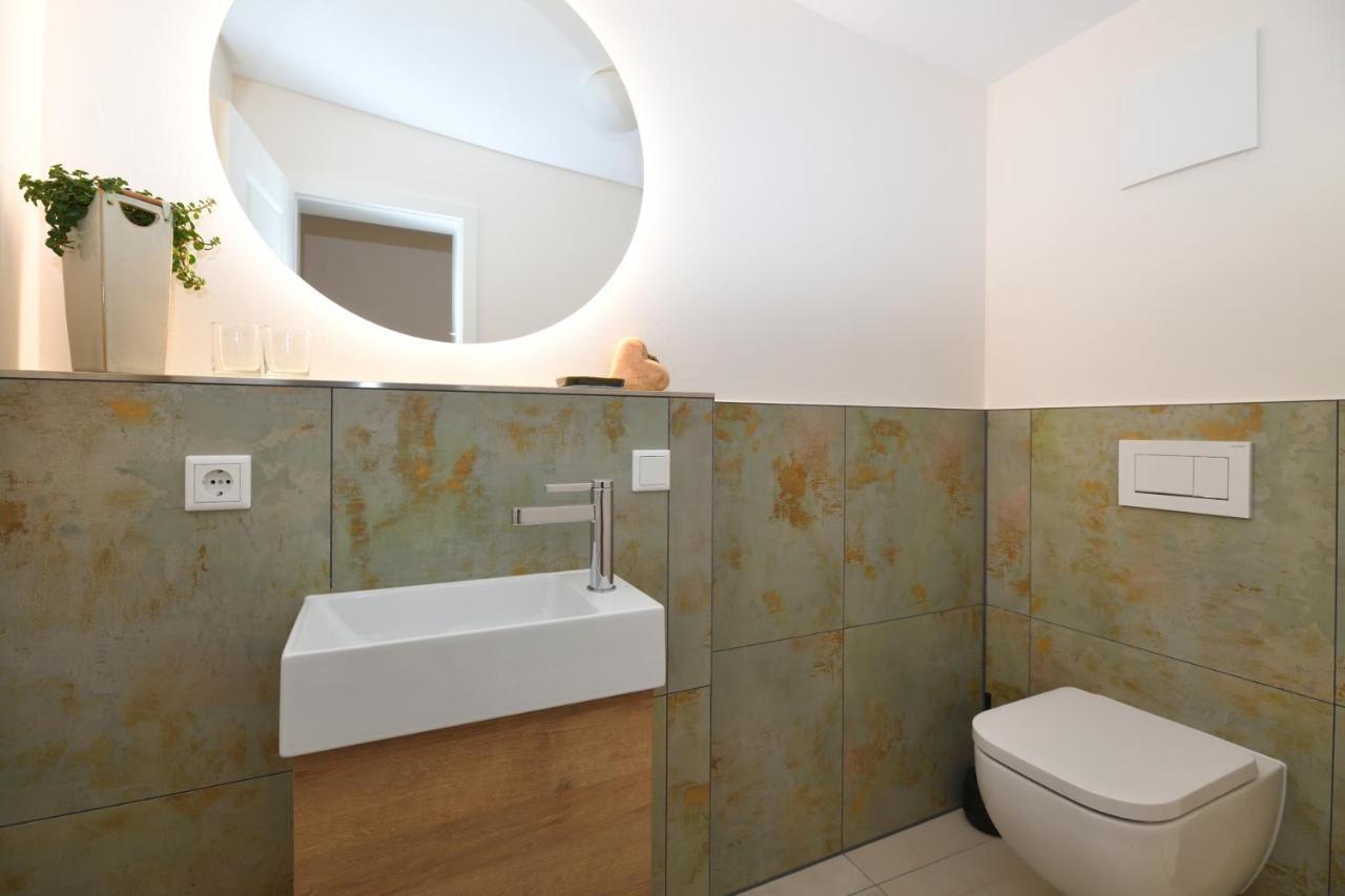 Das Schiefe Haus- Wohnung "Nibelungen" Heppenheim  Luaran gambar